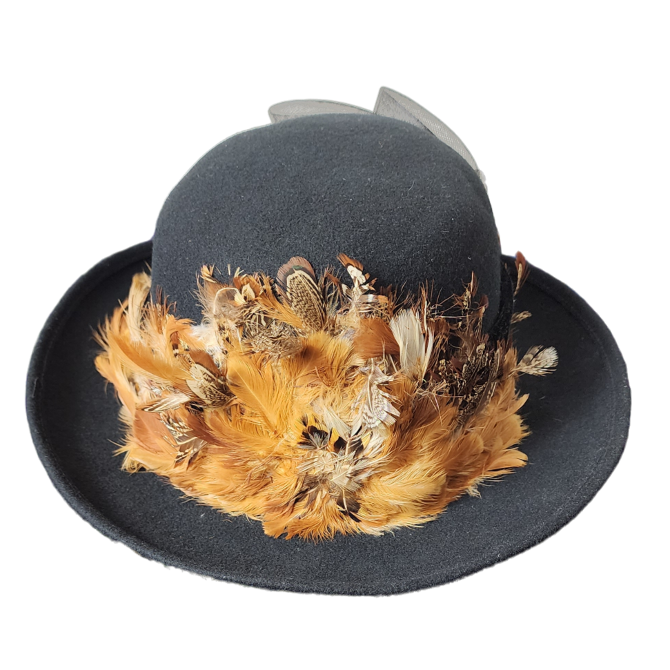 Vintage Black wool and feather hat – TightfistedFashion display picture 1